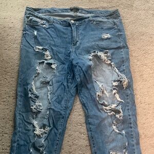 Forever 21 Distressed Jeans (Plus Size)